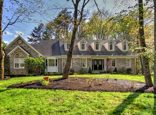 9715 Lindsay Blake Ln, Great Falls, VA 22066