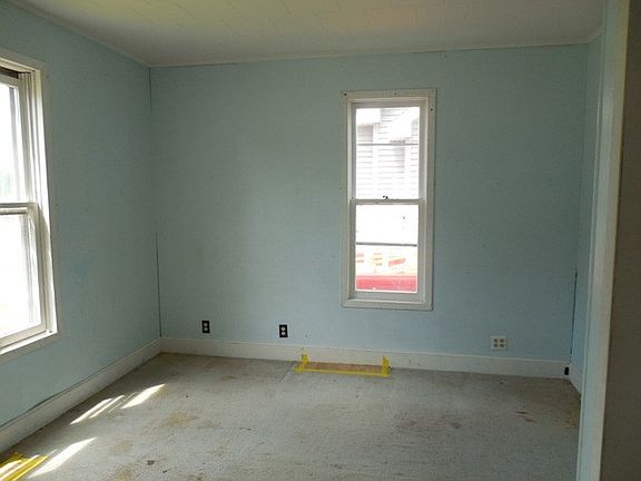 5th image of 236 N Center Ave