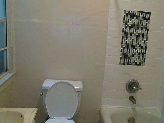 3rd image of 265 Columbia Ave APT 203