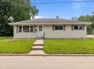 237 Droeger St, Seymour, WI 54165
