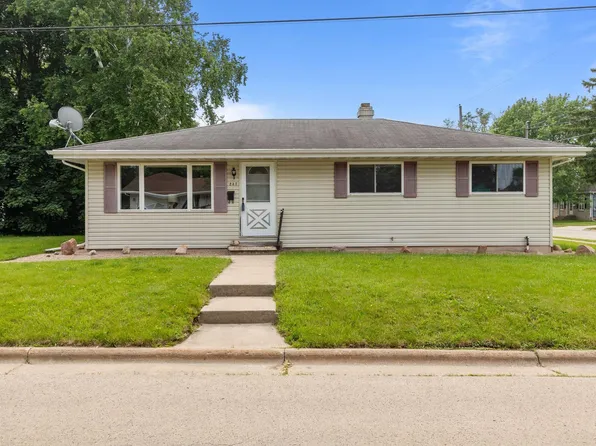 237 Droeger St, Seymour, WI 54165