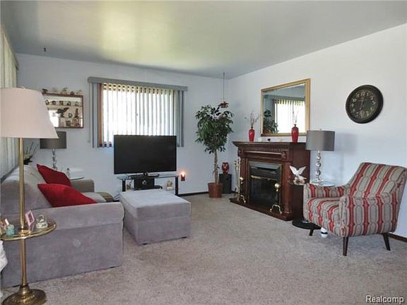 2nd image of 4890 Southfield St