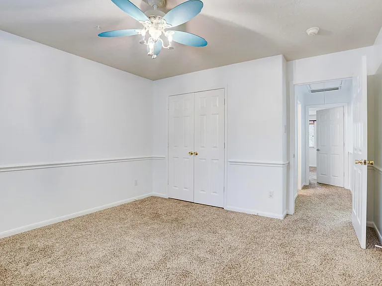 10410 Five Oaks Ct — Photo 32