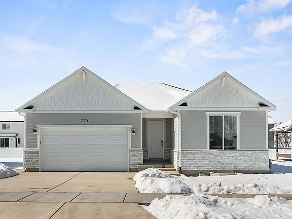 Finished home photos are representational images only. See sales agent for details.