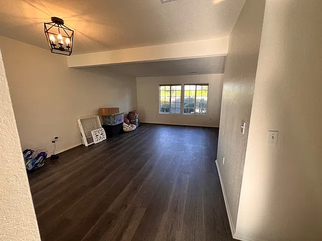 3 bed, 2.5 bath, 1650 sqft, $3,400 — Photo 3