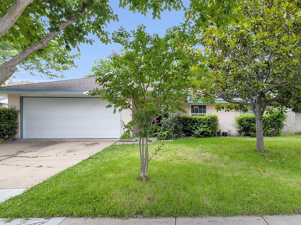 1st image of 449 Meadowhill Dr