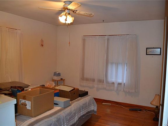 2nd image of 134 S Montgomery St