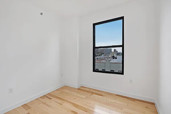 Rented by REZI | media 16