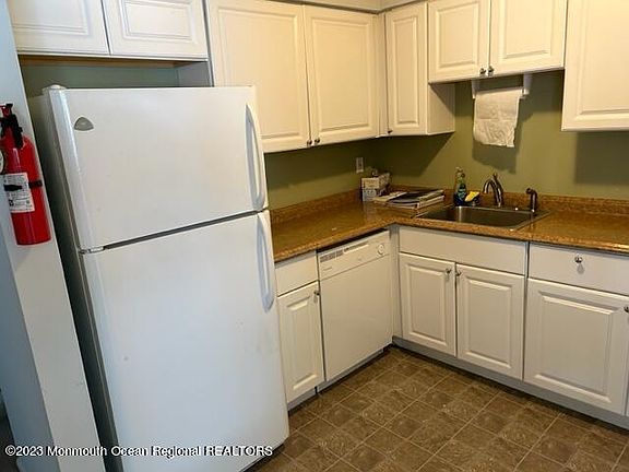 5th image of 18 Debbie Dr #5001