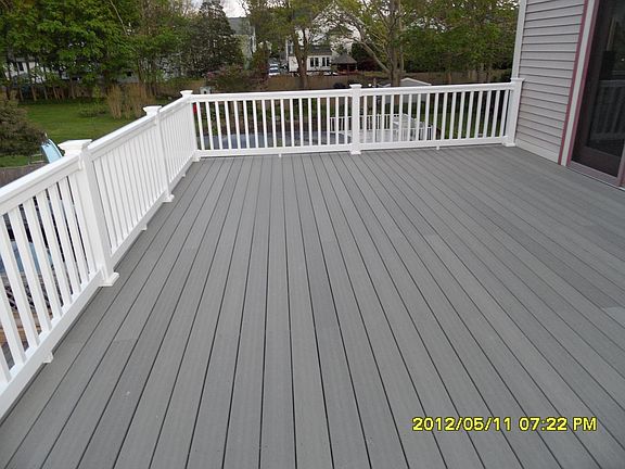 Large Private 2nd Floor Deck off Living room Overlooking backyard