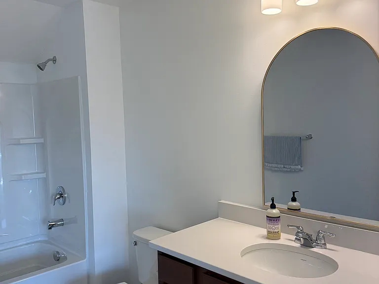 Upstairs full bathroom (bonus bedroom upstairs)