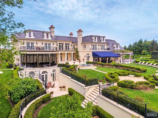 1st image of 204 Vaccaro Dr