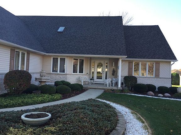 3rd image of 1552 Carver Cir