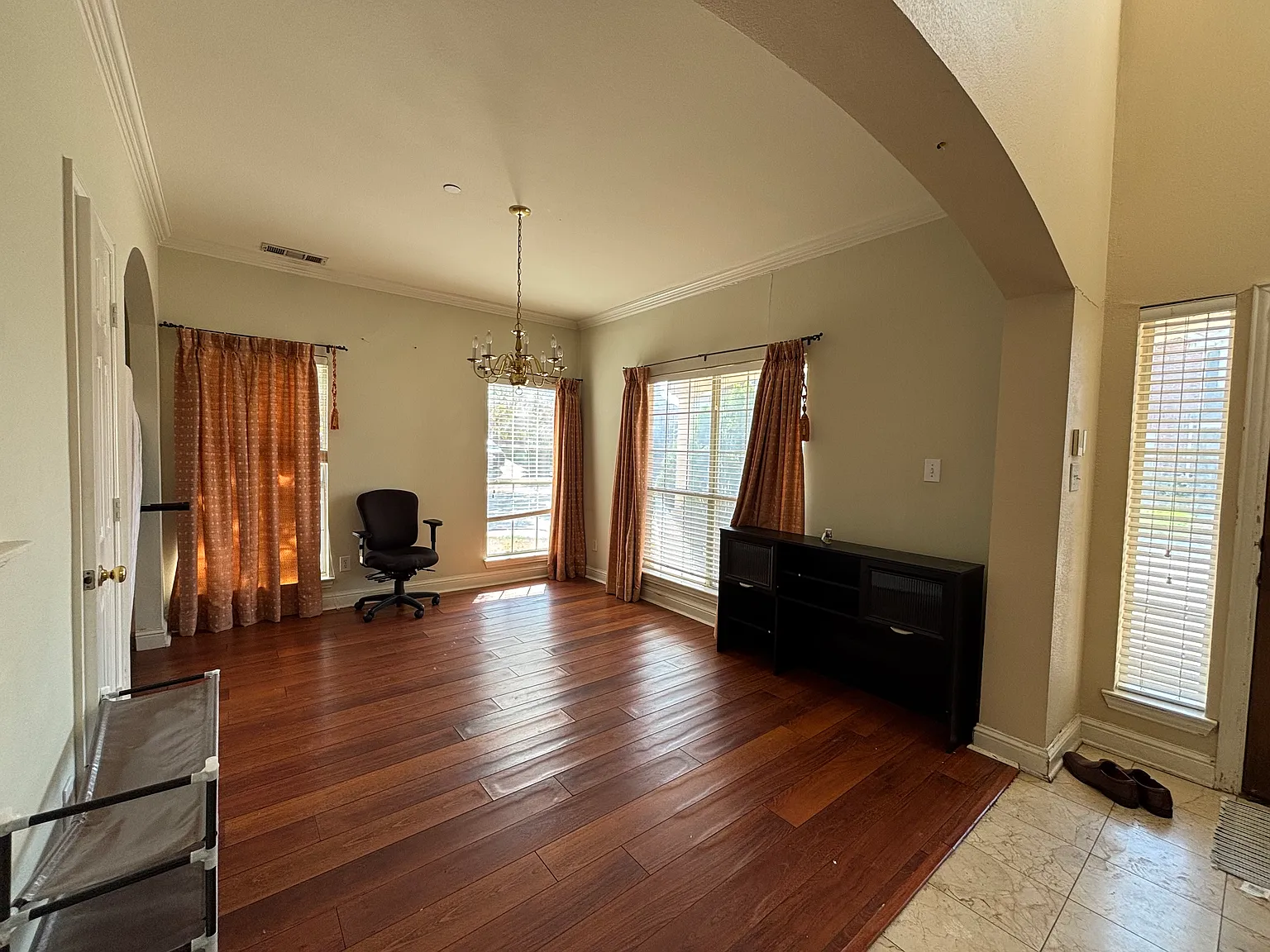 4 bed, 3024 sqft, $3,750 — Photo 3