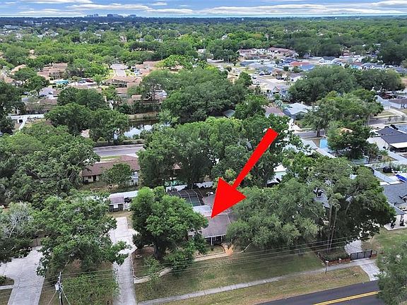 4th image of 7608 Barry Rd
