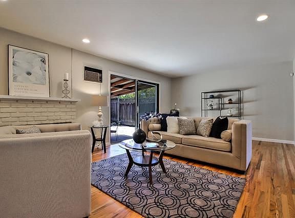 4th image of 1256 Sierra Mar Dr