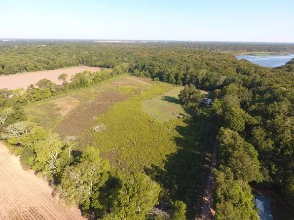 223 Coco Lake Rd, Moreauville, LA 71355