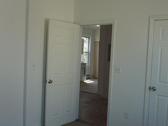 4th image of 212 N Maple Ave #1/2