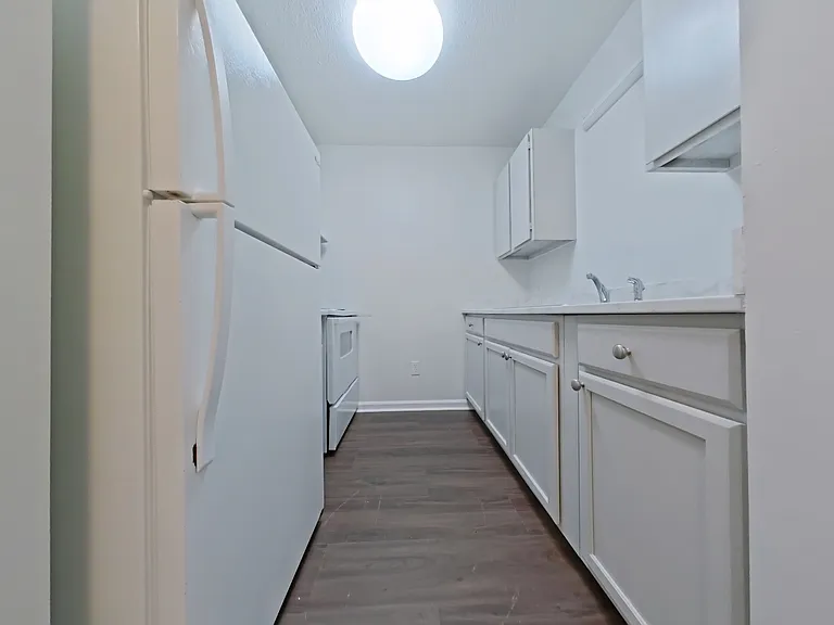 427 S Main St #2 — Photo 3