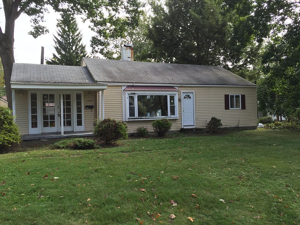 2nd image of 1239 Falls Ave