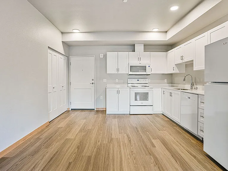 Shadow Creek Apartments — Photo 56