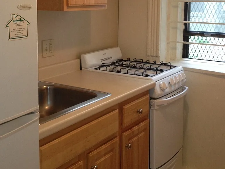 Commonwealth Apartments — Photo 11