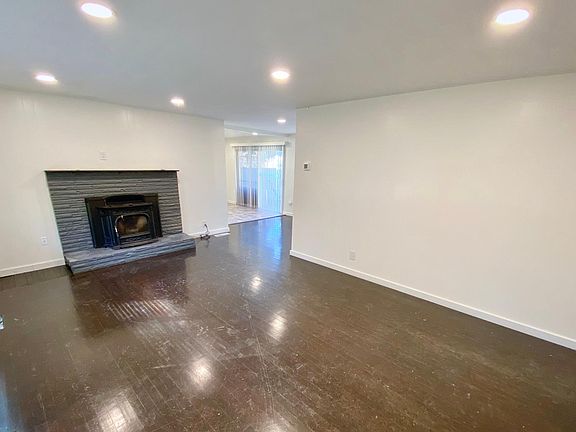5th image of 7205 197th St SW