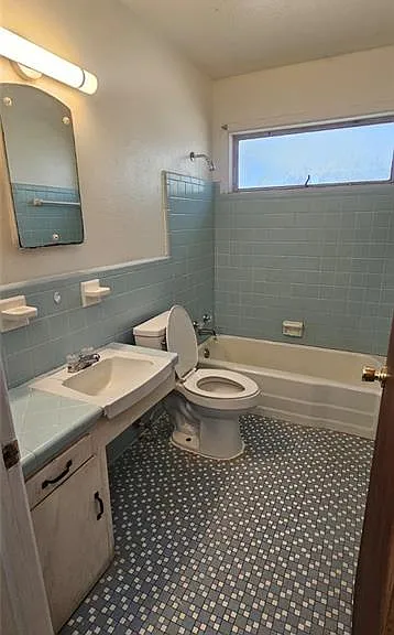 725 Westway Ave — Photo 4