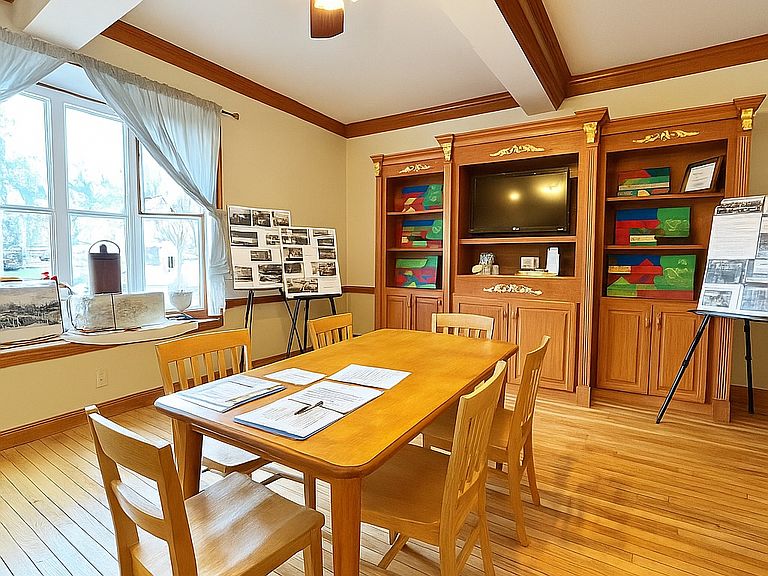 Listing photo 5