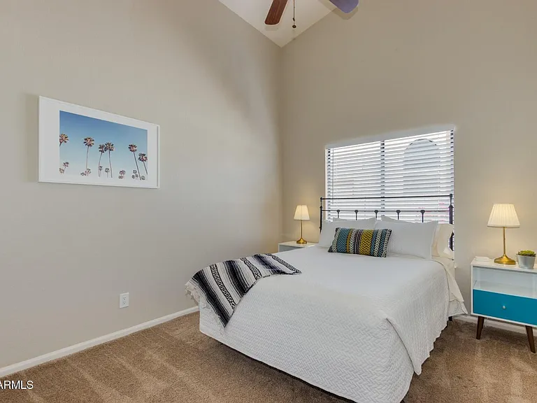1585 W Honeysuckle Ln — Photo 21