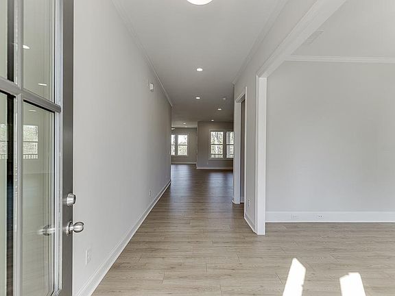 4th image of 452 Thunder Rd