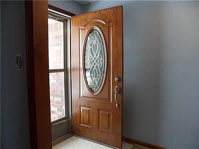 Entry with new door!!