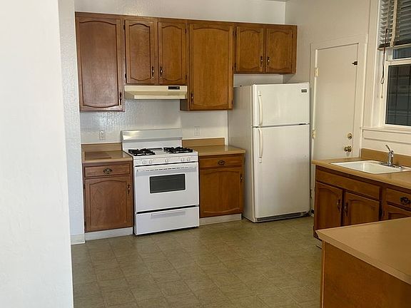 2nd image of 1449 S Van Ness Ave APT 1
