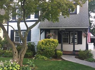 16 Muirfield Rd, Rockville Centre, NY 11570