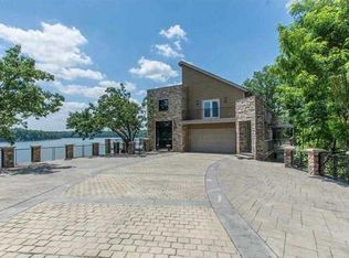 1800 E Waters Edge Dr, Bloomington, IN 47401