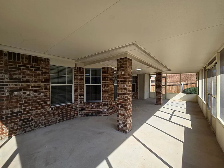 5812 Durango Dr — Photo 26