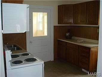 3rd image of 106 Garfield Ave