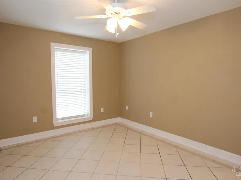 600 Scenic Hwy #101 — Photo 11