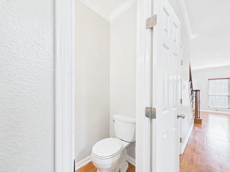 4001 Tanglewilde St #709 — Photo 9