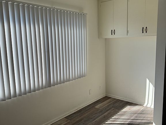 4th image of 254 W Elmwood Ave