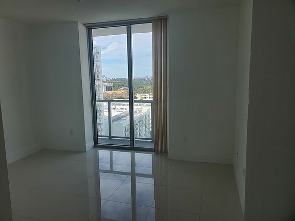 4th image of 1111 SW 1st Ave #1645