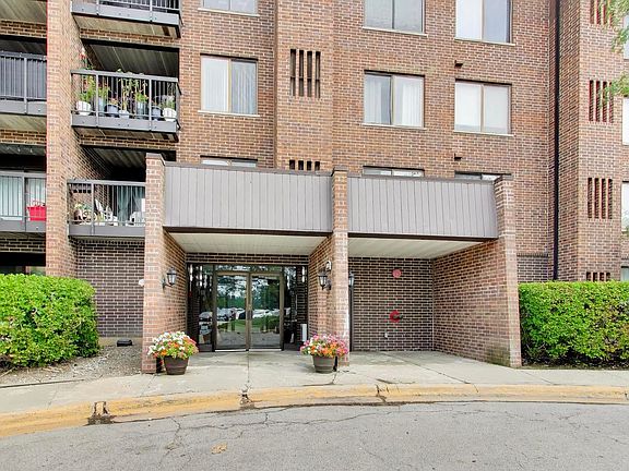 3rd image of 500 Park Ave #606