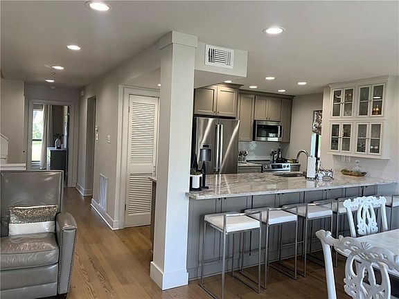 3rd image of 306 Tchefuncte Oaks Dr #306