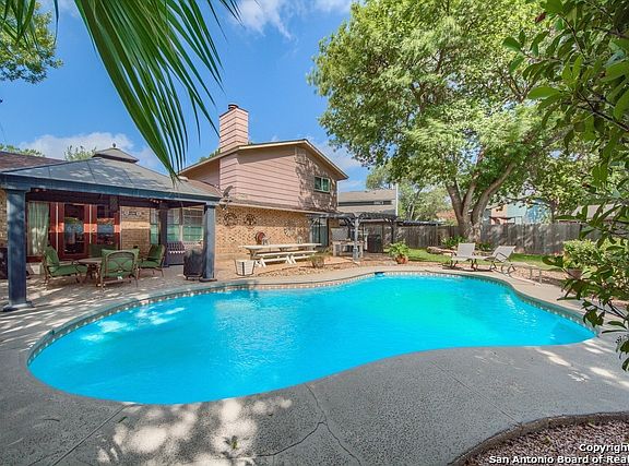 4th image of 3535 Oakfort St