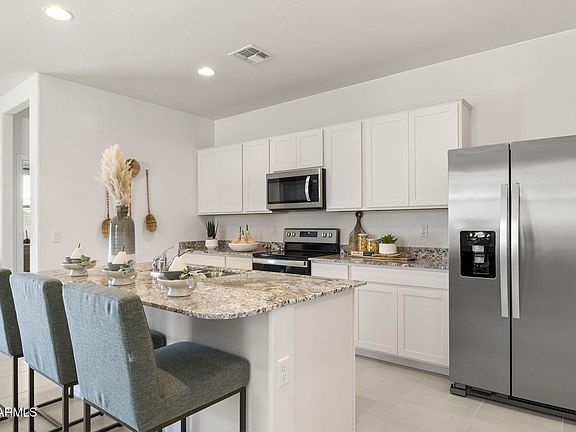 5th image of 8409 W STARGELL Way