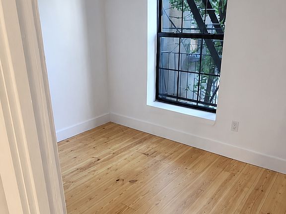4th image of 729 Meeker Ave APT 2R