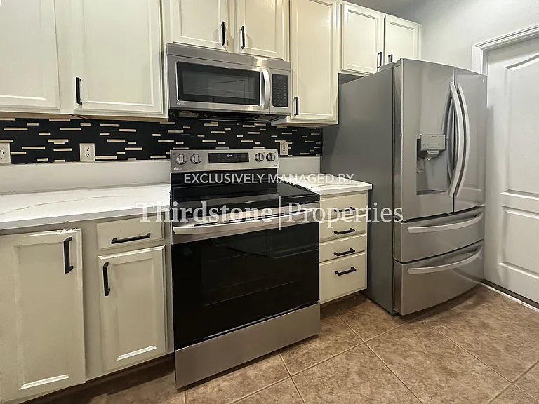 6131 Bartram Village Dr — Photo 8