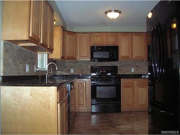 2nd image of 47 Calvin Ct N