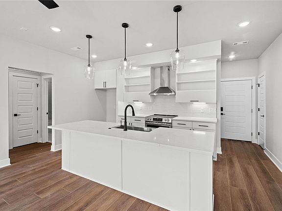 3rd image of 3319 SE Mp Pkwy #207