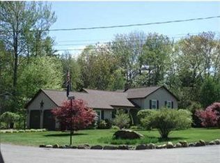 24 Belaire Dr, Springvale, ME 04083